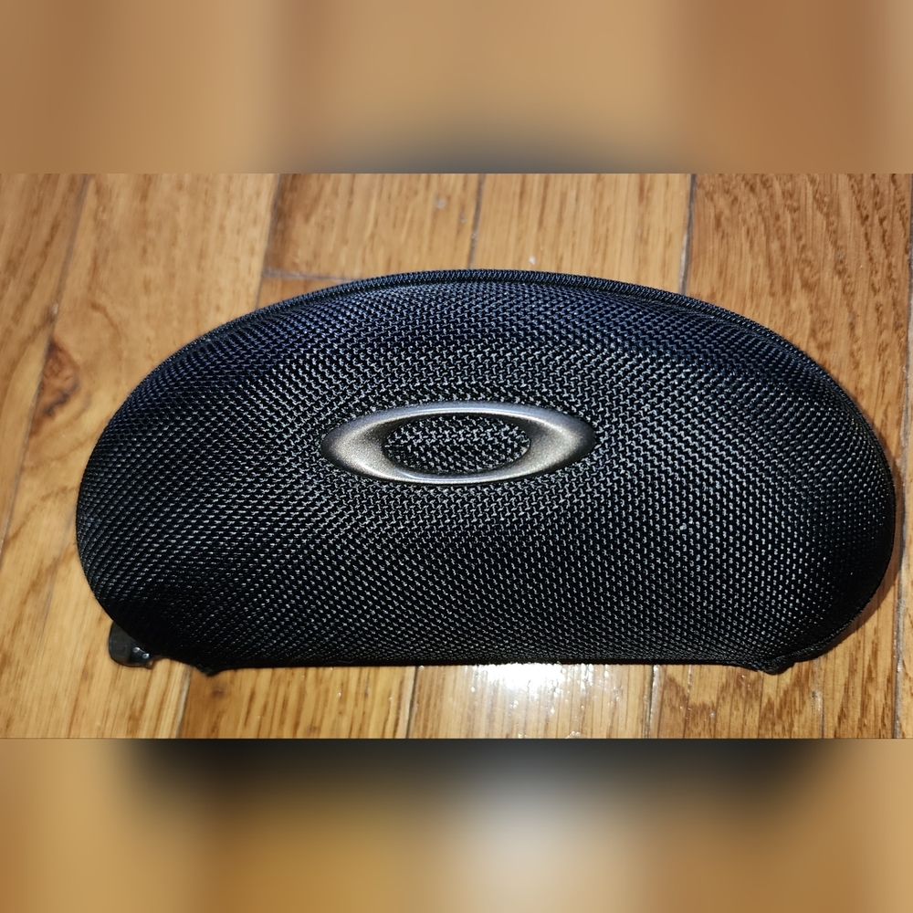 Authentic Oakley Sport Soft Vault Sunglass Case